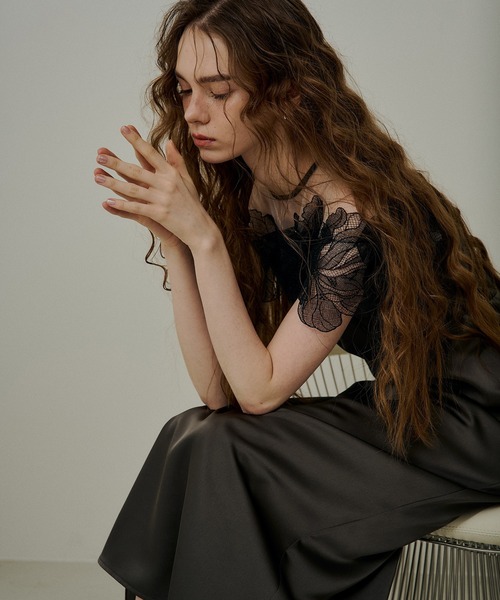 LE'RURE(リルアー)の「Fleur lace satin dress(ドレス・レディース・アイボリー/ブルーグレー/チャコール・MEDIUM/SMALL/TALL)」の16枚目の写真
