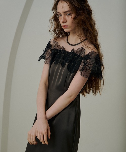 LE'RURE(リルアー)の「Fleur lace satin dress(ドレス・レディース・アイボリー/ブルーグレー/チャコール・MEDIUM/SMALL/TALL)」の5枚目の写真