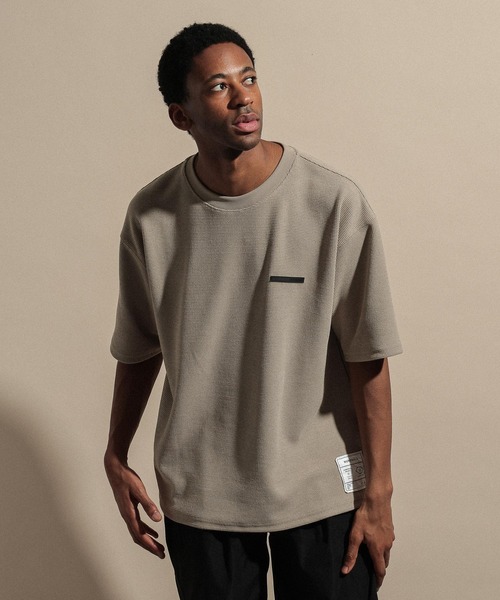 NUMERALS（ヌメラルズ）の「ワッフルクルーネックTシャツ WAFFLE CREWNECK T-SHIRT / NUMERALS（Tシャツ/カットソー・メンズ・カーキ/ホワイト/ブラック/ベージュ・LARGE/MEDIUM）」の3枚目の写真