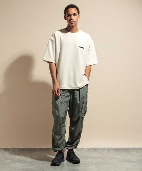 NUMERALS(ヌメラルズ)の「WAFFLE CREWNECK T-SHIRT / NUMERALS(Tシャツ/カットソー・メンズ・カーキ/ホワイト/ブラック/ベージュ・LARGE/MEDIUM)」の10枚目の写真