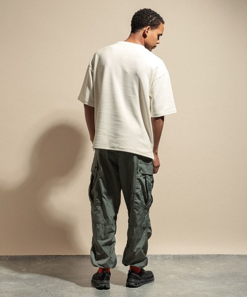 NUMERALS(ヌメラルズ)の「WAFFLE CREWNECK T-SHIRT / NUMERALS(Tシャツ/カットソー・メンズ・カーキ/ホワイト/ブラック/ベージュ・LARGE/MEDIUM)」の12枚目の写真