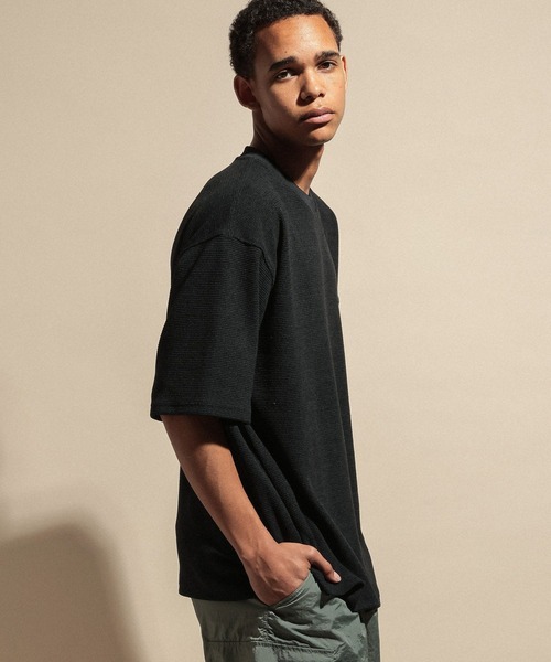 NUMERALS(ヌメラルズ)の「WAFFLE CREWNECK T-SHIRT / NUMERALS(Tシャツ/カットソー・メンズ・カーキ/ホワイト/ブラック/ベージュ・LARGE/MEDIUM)」の19枚目の写真