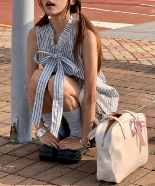 Vipoa(ヴィポア)の「ストライプスタンドアップカラーシャツ(シャツ/ブラウス・レディース・ブルー・FREE)」の3枚目の写真