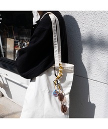 bashful base Oriental（バッシュフルベースオリエンタル）の「マルチカラーカラビナチャーム（キーホルダー）」