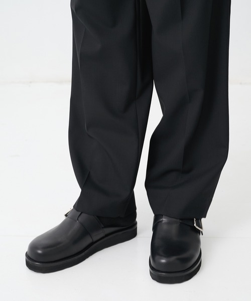 foot the coacher(フットザコーチャー)の「【foot the coacher / フットザコーチャー】LEATHER BELT MULE(その他シューズ・メンズ・ブラック・7/8/9)」の1枚目の写真