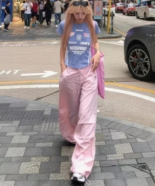 LETee(レティー)の「ロゴプリントTシャツ(Tシャツ/カットソー・レディース・ブルー/ブラック/イエロー・FREE)」の12枚目の写真