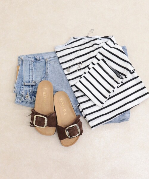 fredy emue(フレディエミュ)の「【VINILO/ヴィニーロ】スエードフリンジバックルサンダル(サンダル・レディース・ベージュ/ブラウン・36/37)」の10枚目の写真