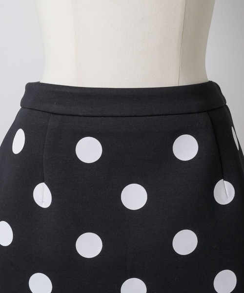 GIUNON(ジウノン)の「dot bonding mini skirt / ドットボンディングミニスカート(スカート・レディース・ブラック/アイボリー・FREE)」の7枚目の写真