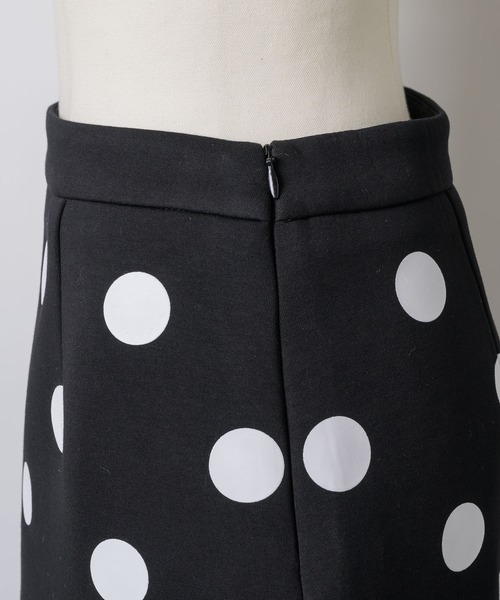 GIUNON(ジウノン)の「dot bonding mini skirt / ドットボンディングミニスカート(スカート・レディース・ブラック/アイボリー・FREE)」の9枚目の写真