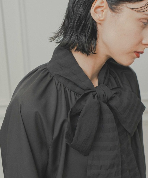 WHYTO.（ホワイト）の「「WHYTO. / ホワイト」check pattern bou tie blouse（シャツ/ブラウス・レディース・オフホワイト/ブラック・36/38）」の5枚目の写真