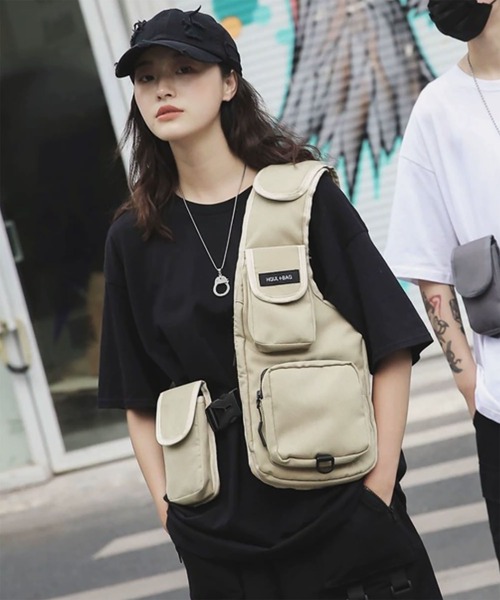 WESTBOY(ウエストボーイ)の「ユニセックス ハーネス ショルダーミニバッグ WO26S16BG07(ショルダーバッグ・メンズ・ベージュ/グレー/ブラック・FREE)」の1枚目の写真