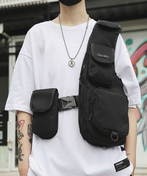 WESTBOY(ウエストボーイ)の「ユニセックス ハーネス ショルダーミニバッグ WO26S16BG07(ショルダーバッグ・メンズ・ベージュ/グレー/ブラック・FREE)」の2枚目の写真
