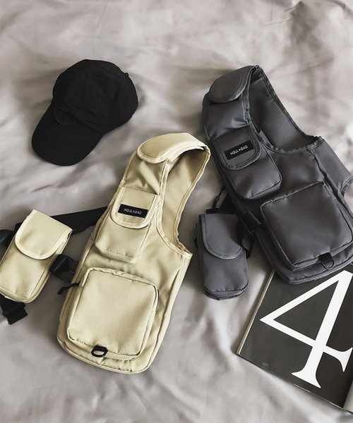WESTBOY(ウエストボーイ)の「ユニセックス ハーネス ショルダーミニバッグ WO26S16BG07(ショルダーバッグ・メンズ・ベージュ/グレー/ブラック・FREE)」の10枚目の写真