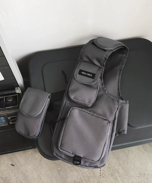 WESTBOY(ウエストボーイ)の「ユニセックス ハーネス ショルダーミニバッグ WO26S16BG07(ショルダーバッグ・メンズ・ベージュ/グレー/ブラック・FREE)」の9枚目の写真