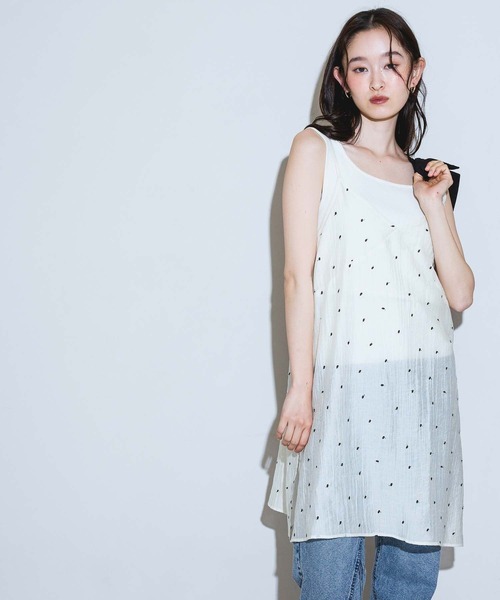 LAKOLE(ラコレ)の「<接触冷感>ドット刺繍ミニキャミワンピース / 849469(ワンピース・レディース・ブルー/アイボリー/ブラック・FREE)」の2枚目の写真