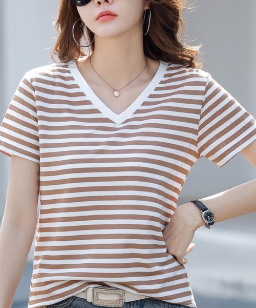 2ly2（トゥーリートゥー）の「VネックボーダーTシャツ レディース 半袖 ゆったり カットソー（Tシャツ/カットソー・レディース・ブラック/ベージュ/ブルー・FREE）」の3枚目の写真