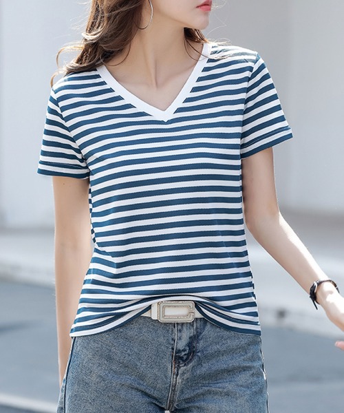 2ly2（トゥーリートゥー）の「VネックボーダーTシャツ レディース 半袖 ゆったり カットソー（Tシャツ/カットソー・レディース・ブラック/ベージュ/ブルー・FREE）」の8枚目の写真