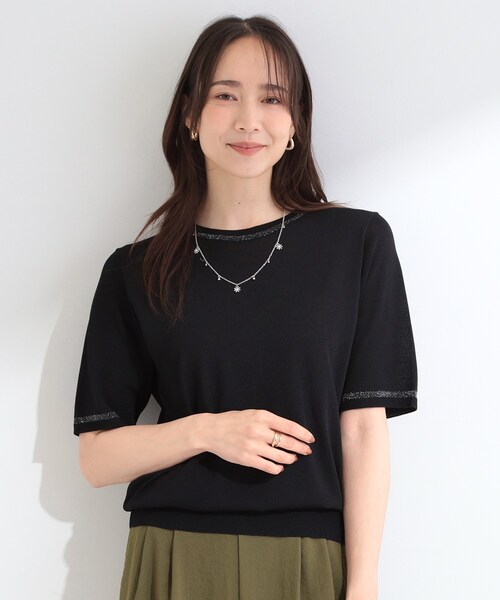 SHOO・LA・RUE(シューラルー)の「【洗濯機可/S-LL】キラッと華やか ラメライン五分袖ニット(ニット/セーター・レディース・グリーン/ブラウン系/ブラック・01/02/04/03)」の4枚目の写真