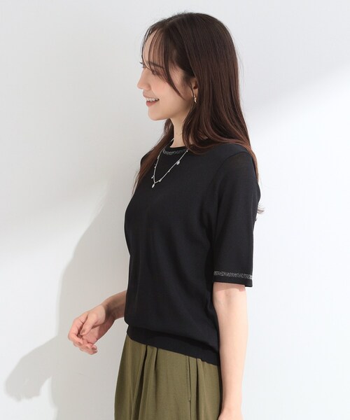 SHOO・LA・RUE(シューラルー)の「【洗濯機可/S-LL】キラッと華やか ラメライン五分袖ニット(ニット/セーター・レディース・グリーン/ブラウン系/ブラック・01/02/04/03)」の5枚目の写真