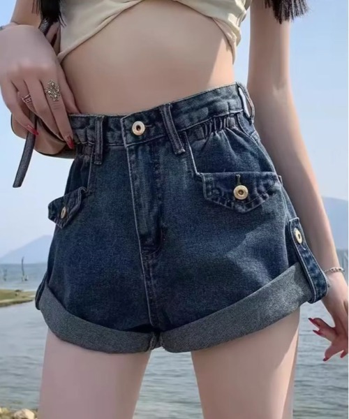 BARELY BLUE（ベアリーブルー）の「【 BARELY BLUE / ベアリーブルー 】 フラップ ポケット デニム ショートパンツ（デニムパンツ・レディース・ブラック/ブルー・M/L）」の5枚目の写真