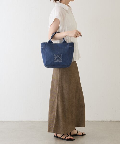 russet（ラシット）の「【刺繍モノグラム】デニム2WAYトートバッグ（トートバッグ・レディース・インディゴブルー/ブラック・FREE）」の22枚目の写真