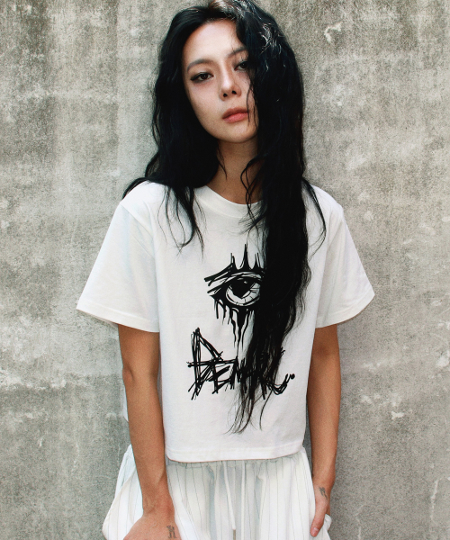 DEMARC(ドゥマーク)の「eerie logo text crop short sleeve tee White(Tシャツ/カットソー・レディース・ホワイト・MEDIUM/LARGE)」の1枚目の写真