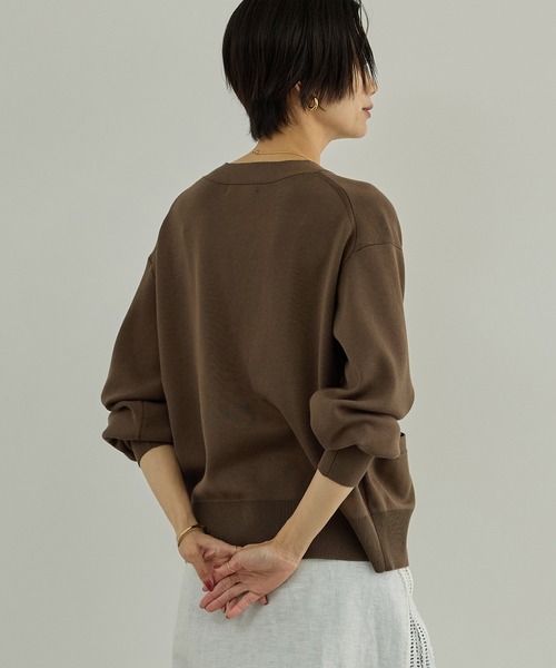 SALON adam et rope'(サロン アダム エ ロペ)の「【WEB限定】スウェットライク ライン メタルボタンカーディガン 4(カーディガン/ボレロ・レディース・ベージュ系その他/ピンク/ブラウン系その他2/ネイビー・FREE)」の16枚目の写真