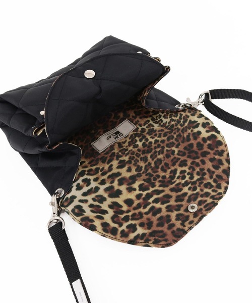 GLIMCLAP（グリムクラップ）の「mko13732-Diamond-Quilted Mini Multi-Pocket Bag フラップミニバッグ(211-029-gla-cg)（ショルダーバッグ・メンズ・ブラック・FREE）」の13枚目の写真