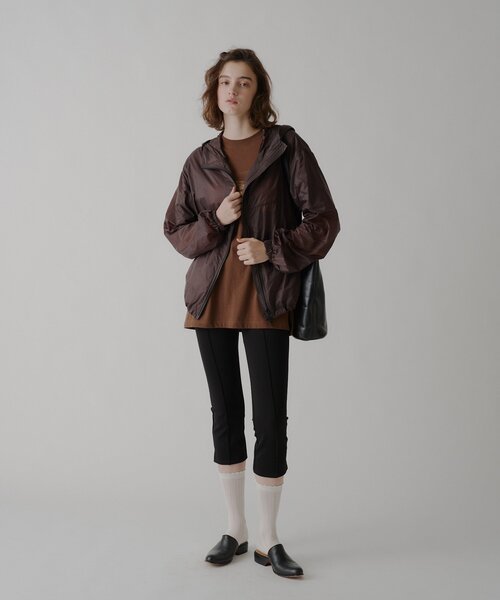 WHIMSIC(ウィムジック)の「【UNISEX】シアーナイロンパーカー(ブルゾン・メンズ・ホワイト/ブラウン・FREE)」の2枚目の写真