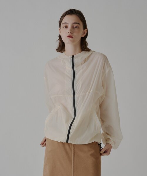 WHIMSIC(ウィムジック)の「【UNISEX】シアーナイロンパーカー(ブルゾン・メンズ・ホワイト/ブラウン・FREE)」の3枚目の写真