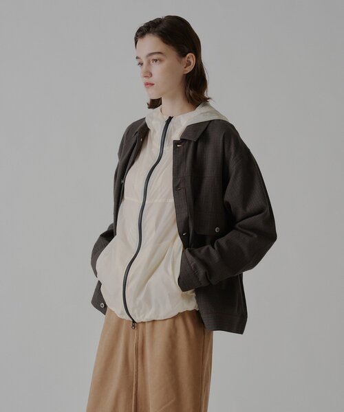 WHIMSIC(ウィムジック)の「【UNISEX】シアーナイロンパーカー(ブルゾン・メンズ・ホワイト/ブラウン・FREE)」の10枚目の写真