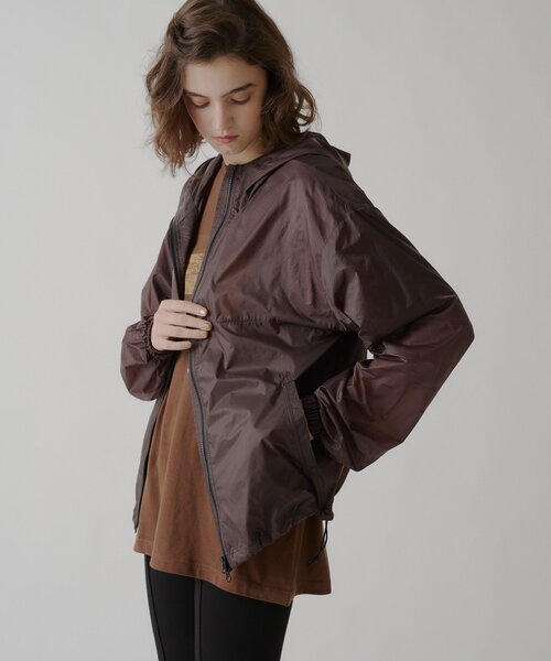 WHIMSIC(ウィムジック)の「【UNISEX】シアーナイロンパーカー(ブルゾン・メンズ・ホワイト/ブラウン・FREE)」の18枚目の写真