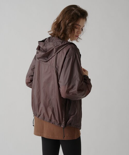 WHIMSIC(ウィムジック)の「【UNISEX】シアーナイロンパーカー(ブルゾン・メンズ・ホワイト/ブラウン・FREE)」の20枚目の写真