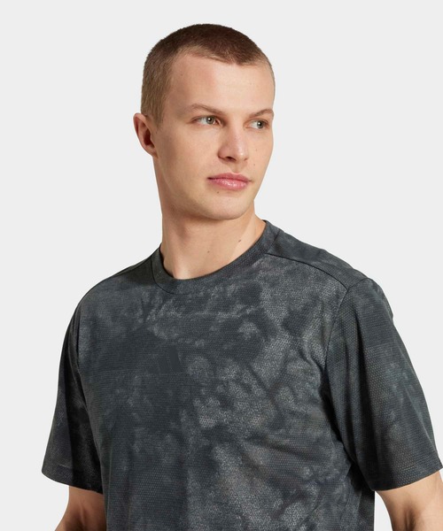 adidas(アディダス)の「パワーグラフィック半袖Tシャツ / アディダス adidas(Tシャツ/カットソー・メンズ・グレー・X-LARGE/LARGE/MEDIUM/SMALL/XX-LARGE/3XL)」の4枚目の写真