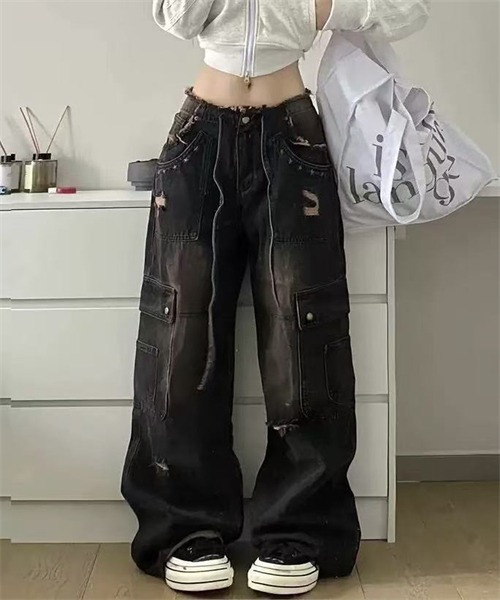 Dream garden(ドリームガーデン)の「ウエストリボンワイドデニムカーゴパンツ(デニムパンツ・レディース・ブラック・L/2XL/M/S)」の12枚目の写真