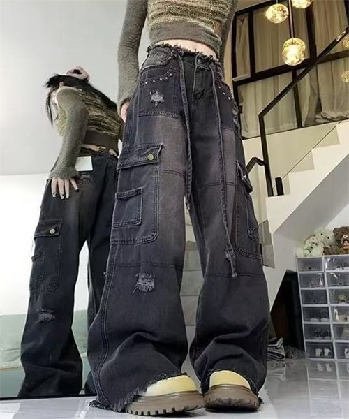 Dream garden(ドリームガーデン)の「ウエストリボンワイドデニムカーゴパンツ(デニムパンツ・レディース・ブラック・L/2XL/M/S)」の4枚目の写真