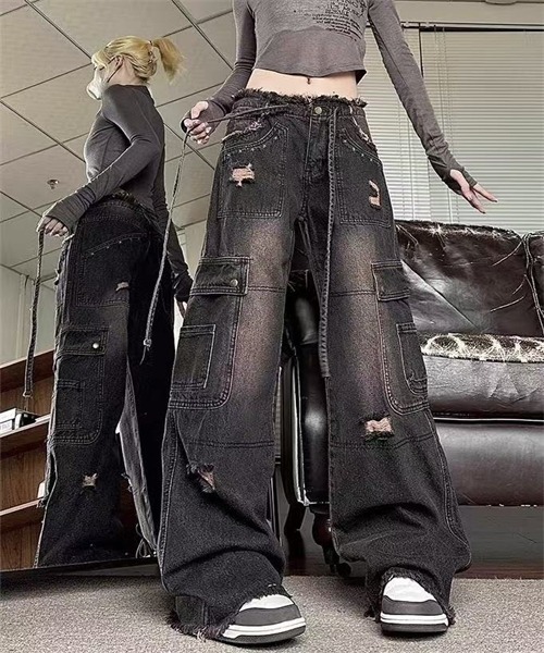 Dream garden(ドリームガーデン)の「ウエストリボンワイドデニムカーゴパンツ(デニムパンツ・レディース・ブラック・L/2XL/M/S)」の3枚目の写真