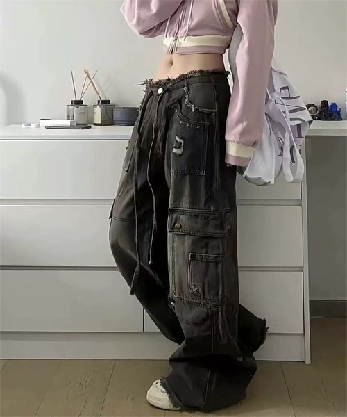 Dream garden(ドリームガーデン)の「ウエストリボンワイドデニムカーゴパンツ(デニムパンツ・レディース・ブラック・L/2XL/M/S)」の7枚目の写真