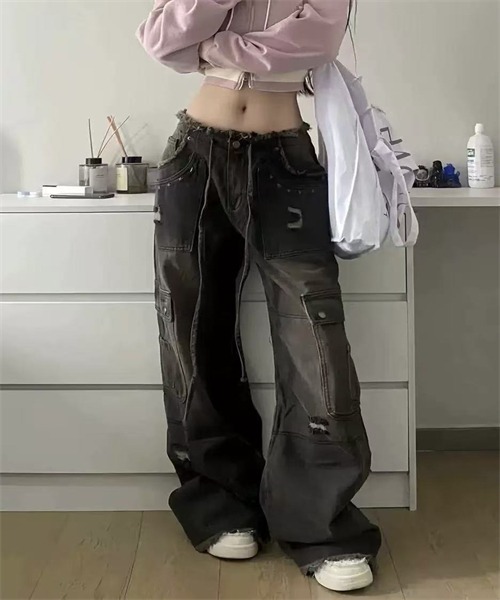 Dream garden(ドリームガーデン)の「ウエストリボンワイドデニムカーゴパンツ(デニムパンツ・レディース・ブラック・L/2XL/M/S)」の18枚目の写真
