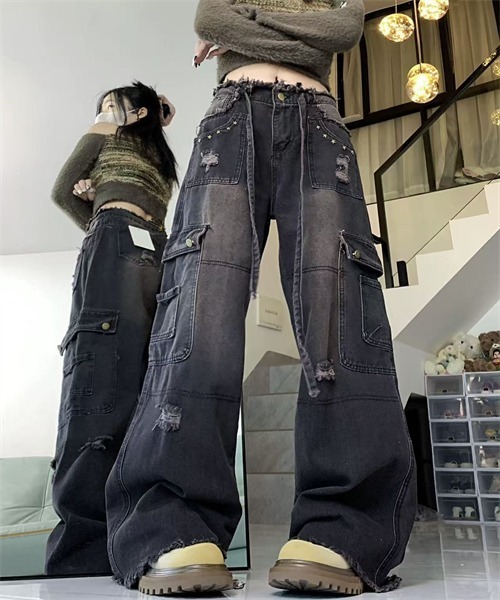 Dream garden(ドリームガーデン)の「ウエストリボンワイドデニムカーゴパンツ(デニムパンツ・レディース・ブラック・L/2XL/M/S)」の20枚目の写真
