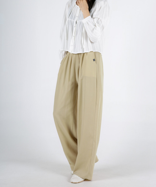 UMM(ウム)の「レディースクールタッチツーピンタックワイドバンディングパンツ4COLOR(その他パンツ・レディース・ベージュ/ブラック/ネイビー/グレー・F/1)」の8枚目の写真