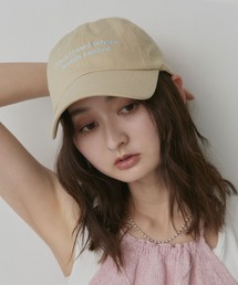 ad thie（アドティエ）の「ベーシック メッセージ ロゴキャップ（キャップ）」