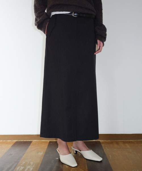 EN OR(エンオール)の「STRIPE SLIT H-LINE SKIRT - DARK GREY(スカート・レディース・その他・SMALL/MEDIUM)」の2枚目の写真