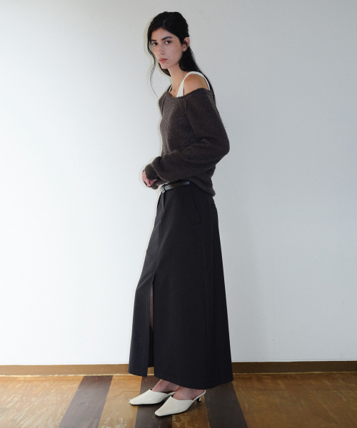 EN OR(エンオール)の「STRIPE SLIT H-LINE SKIRT - DARK GREY(スカート・レディース・その他・SMALL/MEDIUM)」の4枚目の写真