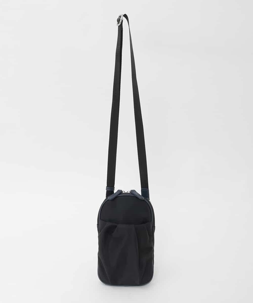 MK MICHEL KLEIN（エムケーミッシェルクラン）の「[撥水/超軽量]パイピングレザーデザインショルダーバッグ（ショルダーバッグ・レディース・キナリ/ボルドー・00）」の2枚目の写真