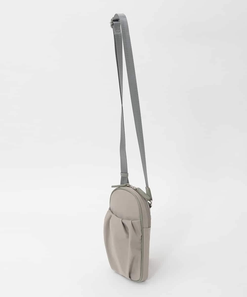 MK MICHEL KLEIN（エムケーミッシェルクラン）の「[撥水/超軽量]パイピングレザーデザインショルダーバッグ（ショルダーバッグ・レディース・キナリ/ボルドー・00）」の3枚目の写真