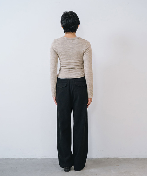 muller of yoshiokubo(ミュラーオブヨシオクボ)の「muller of yoshiokubo ミュラーオブヨシオクボ / CRINKLE JERSEY GATHER TOP クリンクルジャージーギャザートップス / MLF26105(Tシャツ/カットソー・レディース・ベージュ/ブラック/レッド・38/36)」の7枚目の写真