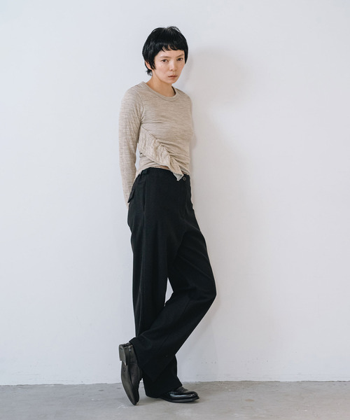 muller of yoshiokubo(ミュラーオブヨシオクボ)の「muller of yoshiokubo ミュラーオブヨシオクボ / CRINKLE JERSEY GATHER TOP クリンクルジャージーギャザートップス / MLF26105(Tシャツ/カットソー・レディース・ベージュ/ブラック/レッド・38/36)」の9枚目の写真