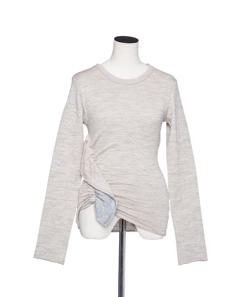 muller of yoshiokubo(ミュラーオブヨシオクボ)の「muller of yoshiokubo ミュラーオブヨシオクボ / CRINKLE JERSEY GATHER TOP クリンクルジャージーギャザートップス / MLF26105(Tシャツ/カットソー・レディース・ベージュ/ブラック/レッド・38/36)」の4枚目の写真