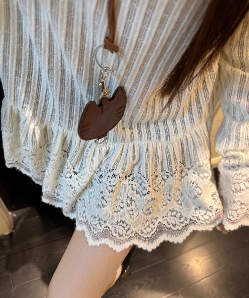 SHERU（シェル）の「ハイネックレース切り替えペプラムリブニット（Tシャツ/カットソー・レディース・アイボリー・M）」の2枚目の写真